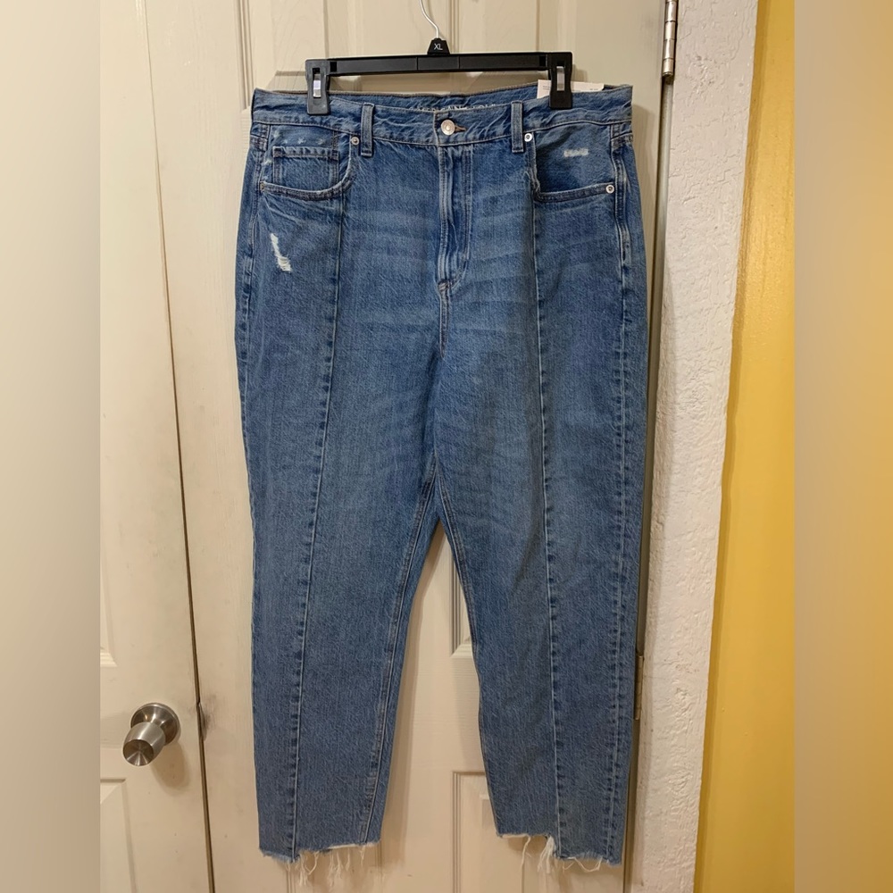 NWT AEO mom jeans size 14